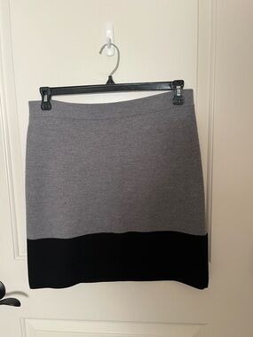 LOFT Two-Tone Gray and Black Pencil Skirt